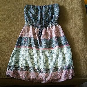 Strapless, short dress